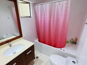 Amplio Departamento Full Amoblado En Alquiler En San Isidro, Ideal Para Vivir Con Comodidad Y Estilo