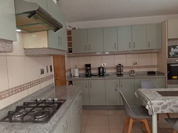 GRAN CASA 5D 4B PISCINA CONJUNTO RESIDENCIAL CERRADO A 1 CUADRA MALL ALTO PEÑALOLEN