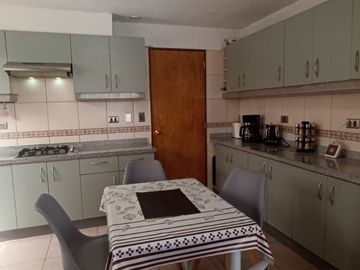 GRAN CASA 5D 4B PISCINA CONJUNTO RESIDENCIAL CERRADO A 1 CUADRA MALL ALTO PEÑALOLEN