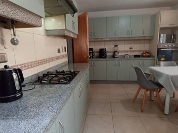 GRAN CASA 5D 4B PISCINA CONJUNTO RESIDENCIAL CERRADO A 1 CUADRA MALL ALTO PEÑALOLEN