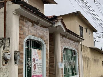 Vendo casa en Mucho Lote 1 con cerramiento, aplica biess 100%