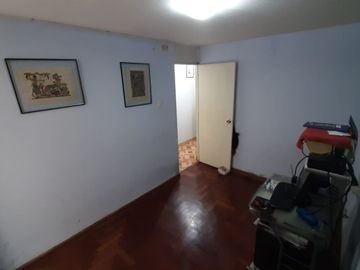 VENTA DE CASA MULTIFAMILIAR  DE 4 PISOS  PRECIO: $299,000 dolares
