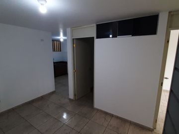 VENTA DE CASA MULTIFAMILIAR  DE 4 PISOS  PRECIO: $299,000 dolares