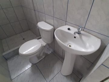 VENTA DE CASA MULTIFAMILIAR  DE 4 PISOS  PRECIO: $299,000 dolares