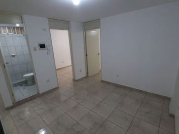 VENTA DE CASA MULTIFAMILIAR  DE 4 PISOS  PRECIO: $299,000 dolares