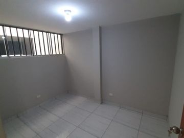 VENTA DE CASA MULTIFAMILIAR  DE 4 PISOS  PRECIO: $299,000 dolares