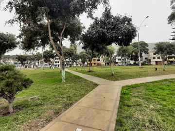 VENTA DE CASA MULTIFAMILIAR  DE 4 PISOS  PRECIO: $299,000 dolares