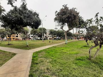 VENTA DE CASA MULTIFAMILIAR  DE 4 PISOS  PRECIO: $299,000 dolares
