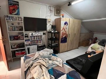 Rumah Luas 150 Taman Ratu dekat Tanjung Duren