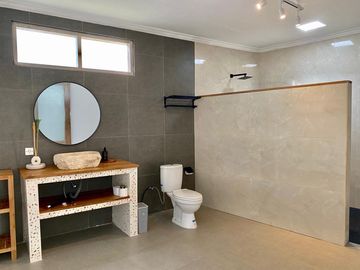 BABAKAN CANGGU - FULLY FURNISHED 2BR SPACIOUS VILLA