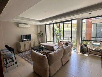 DBC - FOR SALE: 3 Bedroom Townhouse in Rosevale Estates, Manila
