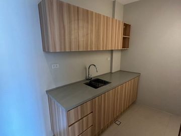 DBC - FOR SALE: 3 Bedroom Townhouse in Rosevale Estates, Manila