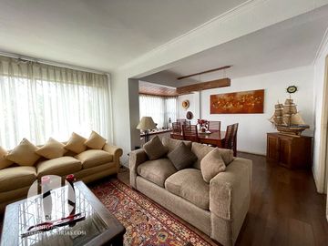 VENDO CASA EN LAS CONDES