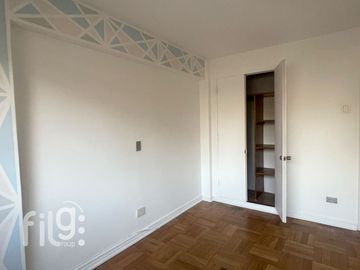 OPORTUNIDAD VENDO  AMPLIO DEPARTAMENTO EN PROVIDENCIA