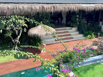 Luxurious 4BR Tropical Villa in Babakan Canggu