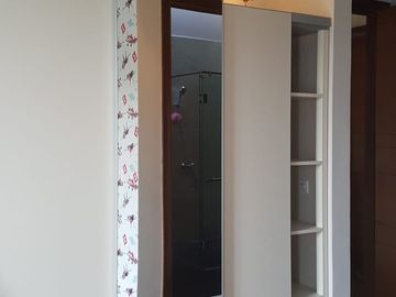 Disewakan Rumah Mewah Hoek Full Furnished di Cluster Icon Cosmo BSD – Dekat AEON Mall!