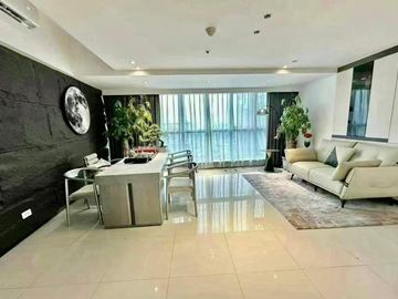 For Sale Uptown Parksuites Penthouse Tower 1