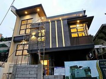 Modern House and Lot for Sale at Vermont Park Executive Village, Antipolo City