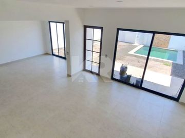 Casa con alberca en xochitepec