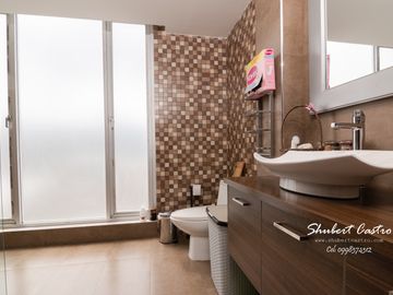 Se vende casa en La Urbanización Sierra Nevada -Loja