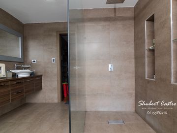 Se vende casa en La Urbanización Sierra Nevada -Loja