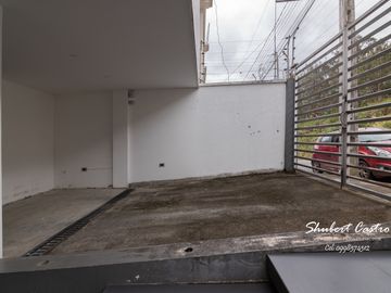 Se vende casa en La Urbanización Sierra Nevada -Loja