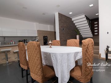 Se vende casa en La Urbanización Sierra Nevada -Loja
