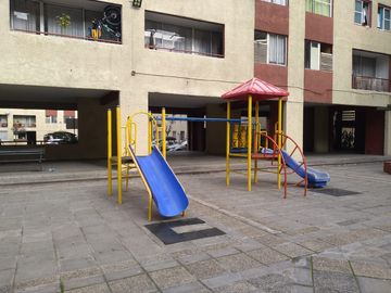Depto. en Calle San Isidro, Metro Matta, Santiago Centro.