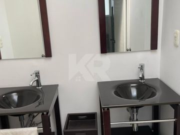 Casa Remodelada con Alberca y Bungalow Independiente Combina Elegancia y Confort