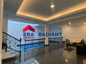 Rumah Mewah di Menteng Residence, Bintaro Sektor 7