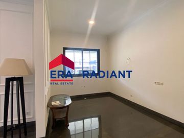 Rumah Mewah di Menteng Residence, Bintaro Sektor 7