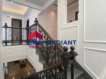Rumah Mewah di Menteng Residence, Bintaro Sektor 7