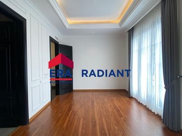 Rumah Mewah di Menteng Residence, Bintaro Sektor 7