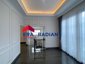Rumah Mewah di Menteng Residence, Bintaro Sektor 7