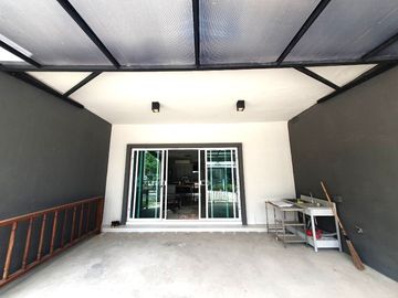 2-story townhome for sale, corner house, Pleno Village, Phahonyothin-Saimai, free space!!! Whole house furnished, 30.4 sq m., 3 bedrooms, 2 bathrooms,