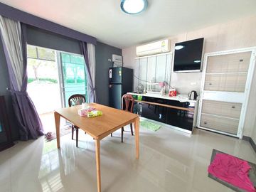 2-story townhome for sale, corner house, Pleno Village, Phahonyothin-Saimai, free space!!! Whole house furnished, 30.4 sq m., 3 bedrooms, 2 bathrooms,