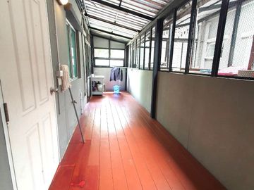 2-story townhome for sale, corner house, Pleno Village, Phahonyothin-Saimai, free space!!! Whole house furnished, 30.4 sq m., 3 bedrooms, 2 bathrooms,
