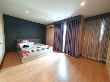 2-story townhome for sale, corner house, Pleno Village, Phahonyothin-Saimai, free space!!! Whole house furnished, 30.4 sq m., 3 bedrooms, 2 bathrooms,