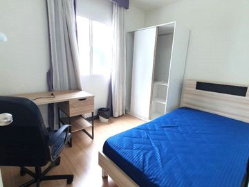 2-story townhome for sale, corner house, Pleno Village, Phahonyothin-Saimai, free space!!! Whole house furnished, 30.4 sq m., 3 bedrooms, 2 bathrooms,