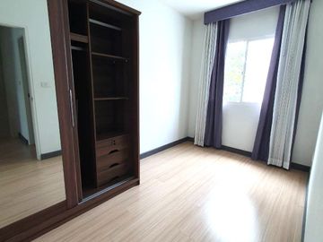 2-story townhome for sale, corner house, Pleno Village, Phahonyothin-Saimai, free space!!! Whole house furnished, 30.4 sq m., 3 bedrooms, 2 bathrooms,