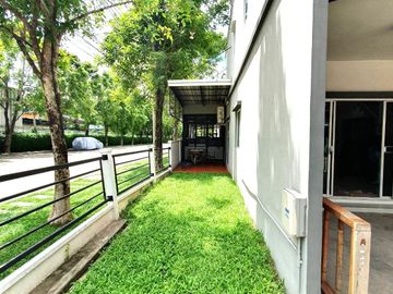 2-story townhome for sale, corner house, Pleno Village, Phahonyothin-Saimai, free space!!! Whole house furnished, 30.4 sq m., 3 bedrooms, 2 bathrooms,