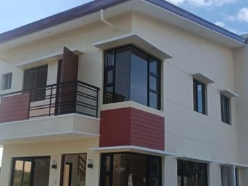 4 bedroom House and Lots for Sale Rfo in Sterling Residences One, Naic Cavite