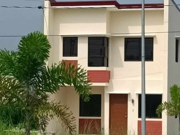 4 bedroom House and Lots for Sale Rfo in Sterling Residences One, Naic Cavite