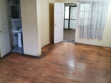 Vendo casa ubicada a pasos de Av. Carlos Valdovinos