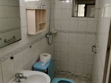 Vendo casa ubicada a pasos de Av. Carlos Valdovinos
