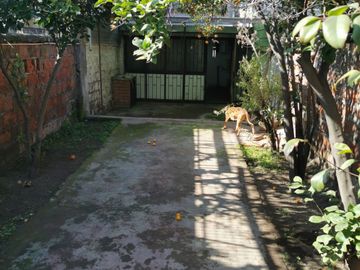 Vendo casa ubicada a pasos de Av. Carlos Valdovinos