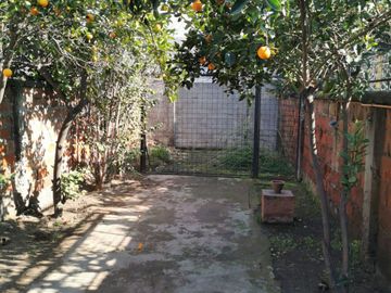 Vendo casa ubicada a pasos de Av. Carlos Valdovinos