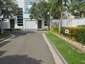 VENTA  CASA VILLA CAMPESTRE-BARRANQUILLA