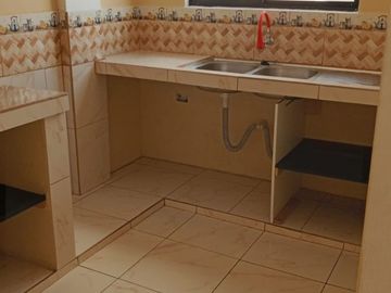 Casa de venta a 10 min del Tia de la Av Ecuatoriana,  Sur de Quito, Ecuador.