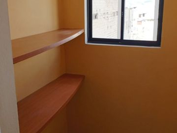 Casa de venta a 10 min del Tia de la Av Ecuatoriana,  Sur de Quito, Ecuador.